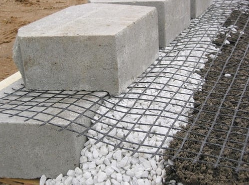 土工格栅施工案例——挡土墙的极限强度测试