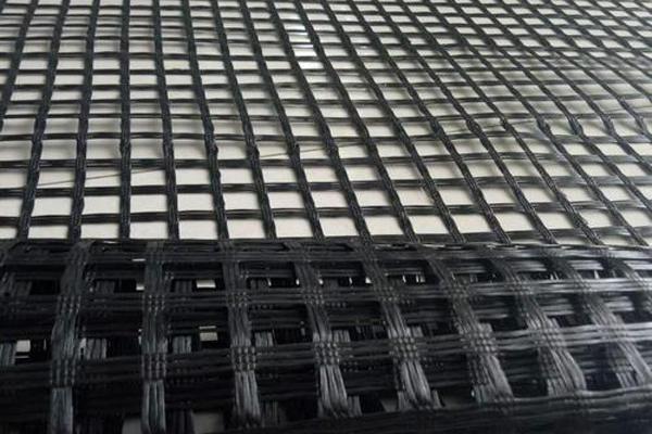 土工格栅可以铺在柏油路上吗  第1张