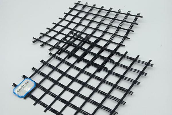 玻纤土工格栅与土工格栅之间具有替代性吗？  第1张