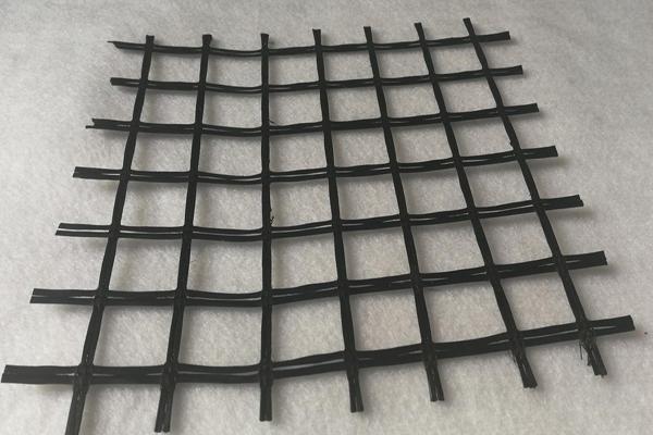 300g双向拉伸塑料土工格栅的特点  第1张